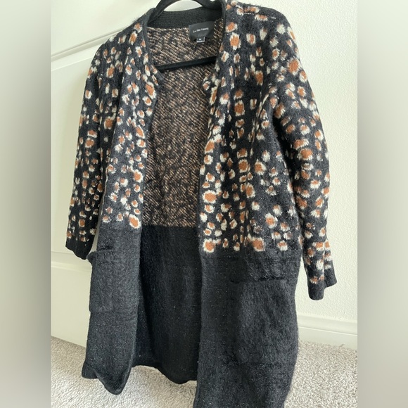 La Anthropologie La Fee Verte Feathered Leo Eyelash
Leopard Cardigan Medium - Picture 6 of 13